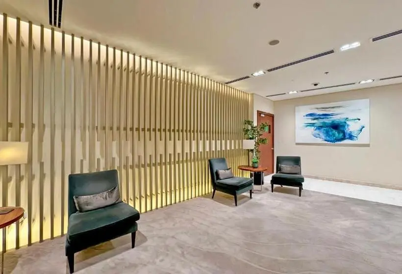 تختخواب و صبحانه Room In An 4br High Rise With Burj Khalifa And Fountain Views