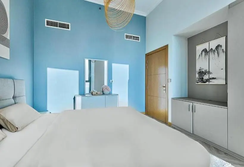 تختخواب و صبحانه Room In An 4br High Rise With Burj Khalifa And Fountain Views