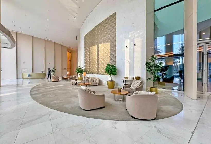 تختخواب و صبحانه Room In An 4br High Rise With Burj Khalifa And Fountain Views