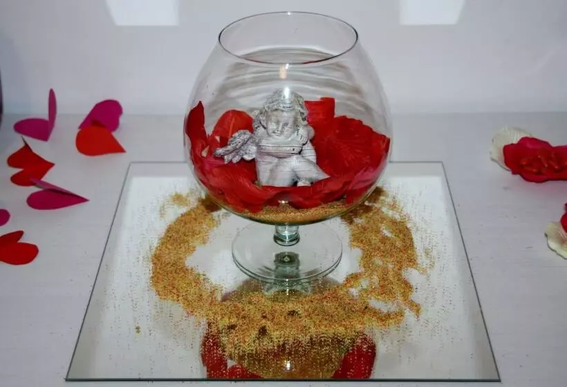 تختخواب و صبحانه Central House