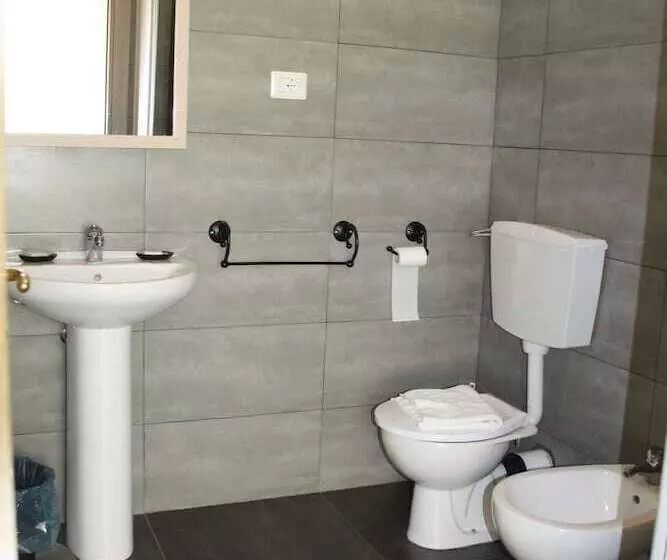 تختخواب و صبحانه Central House