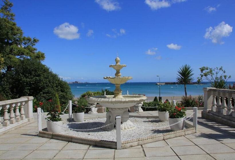 Bed and Breakfast La Haule Manor