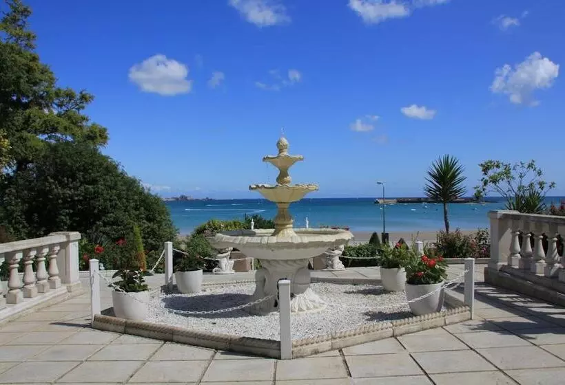 ベッドアンドブレックファースト La Haule Manor