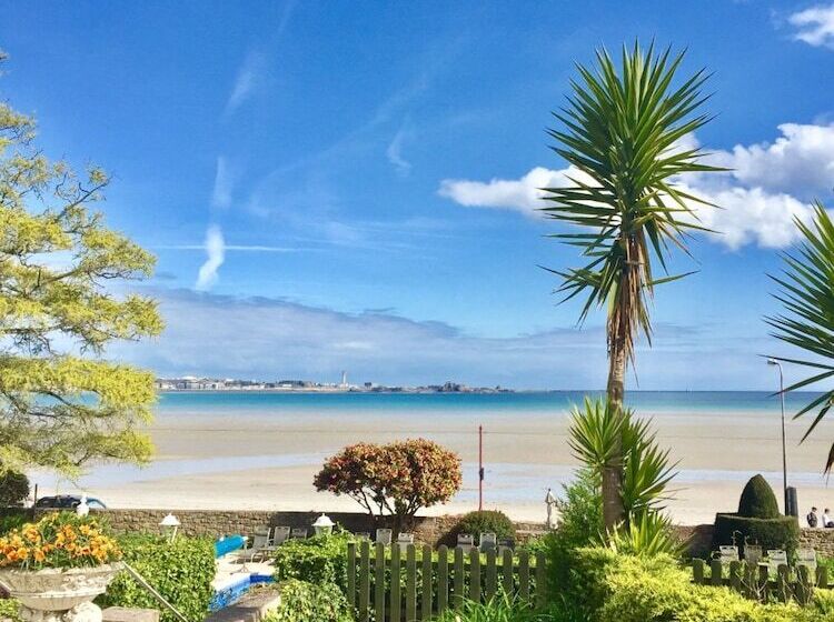 Bed and Breakfast La Haule Manor