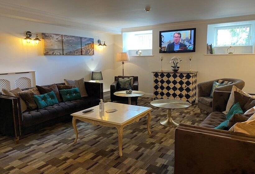 Bed and Breakfast La Haule Manor