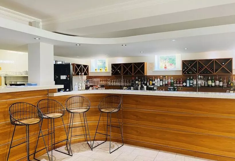 ベッドアンドブレックファースト La Haule Manor