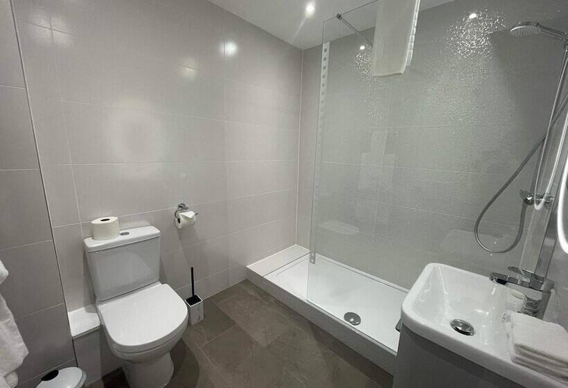 Bed and Breakfast La Haule Manor