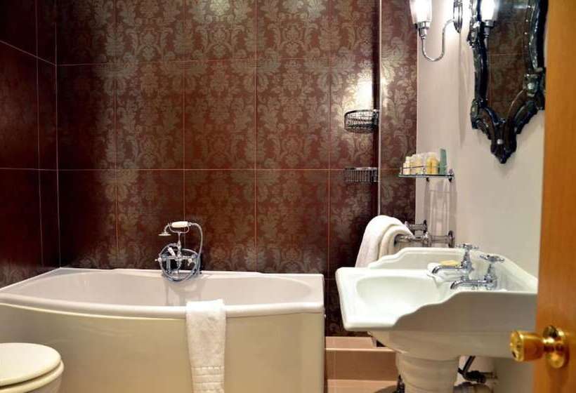 Bed and Breakfast La Haule Manor