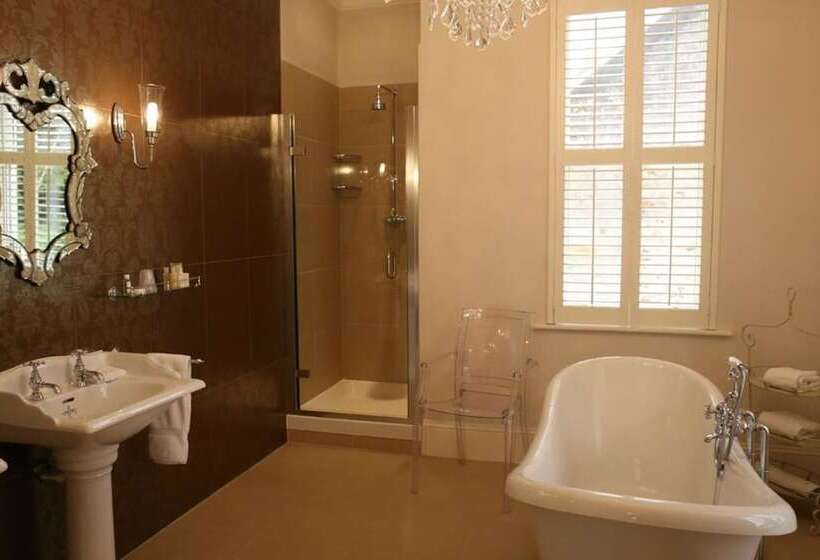 Bed and Breakfast La Haule Manor