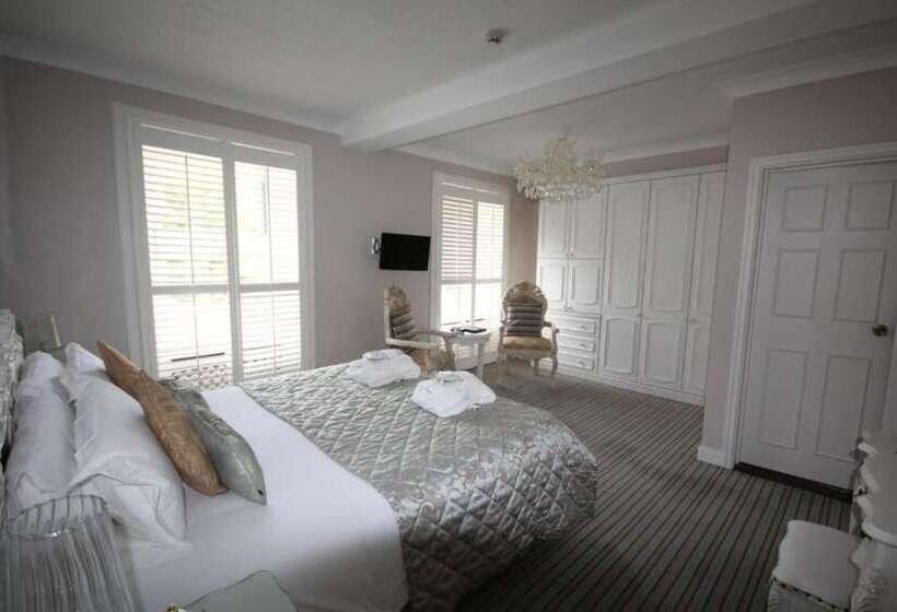 Bed and Breakfast La Haule Manor