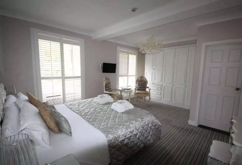 ベッドアンドブレックファースト La Haule Manor