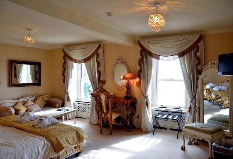 Bed and Breakfast La Haule Manor