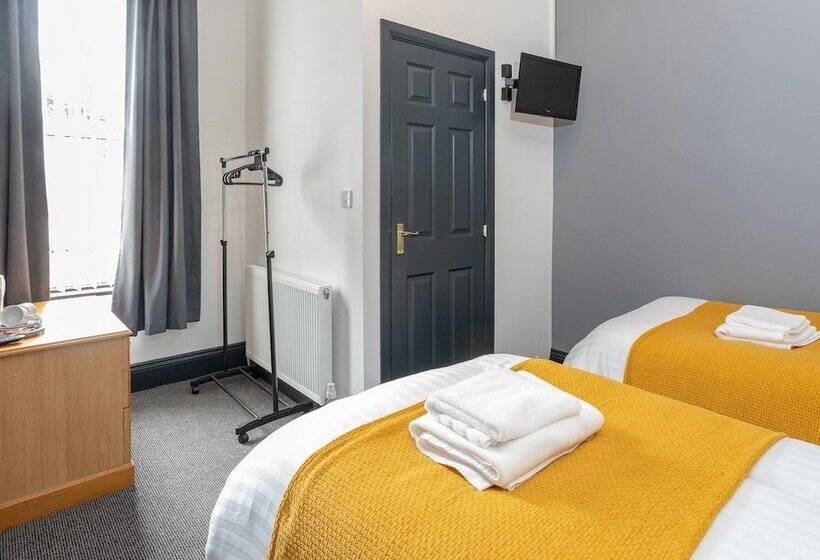 Hostel The Punch Bowl