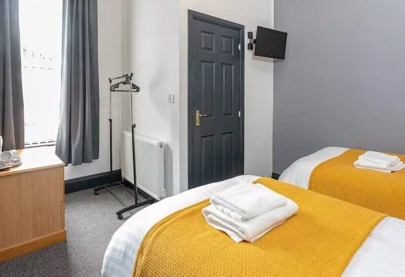 Hostelli The Punch Bowl