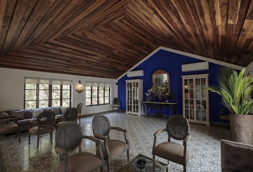 Отель Andores Resort And Spa   Calangute