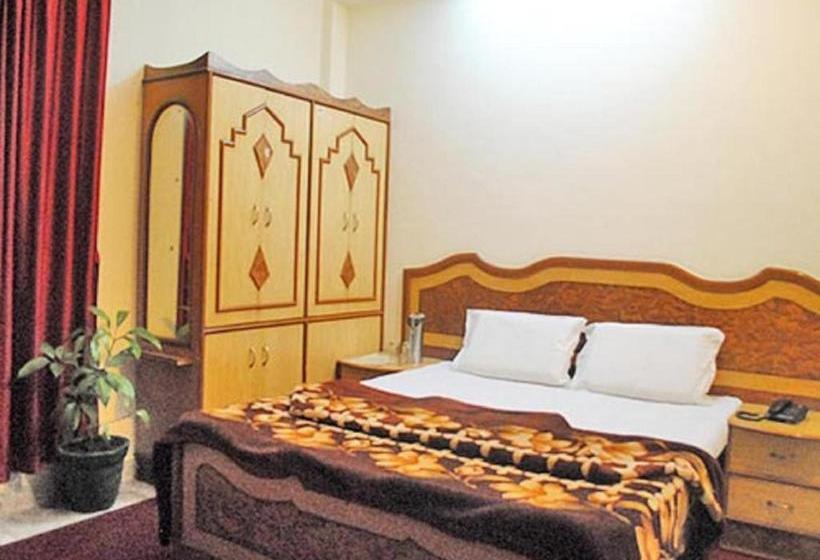 ホテル Bhagsu View