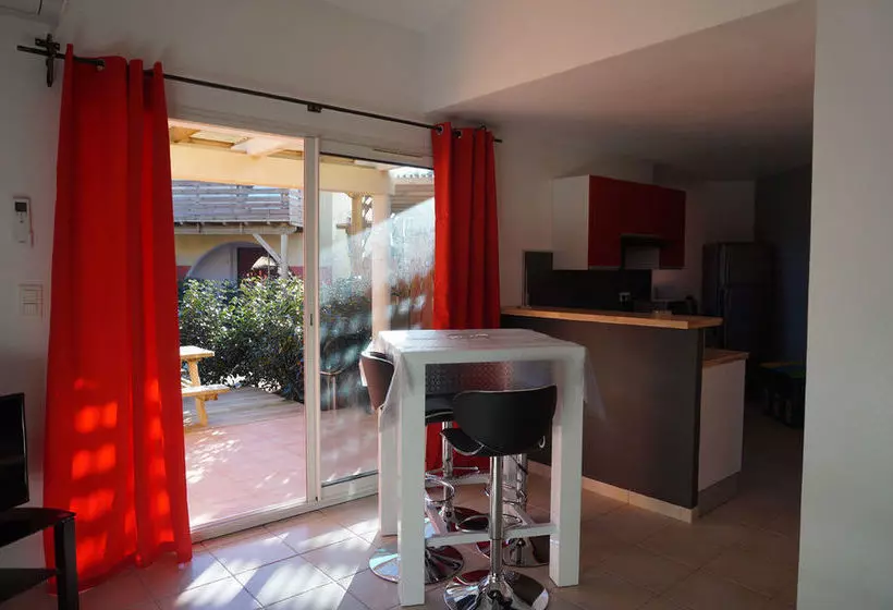 هتل Résidence Kallisté L'isulana