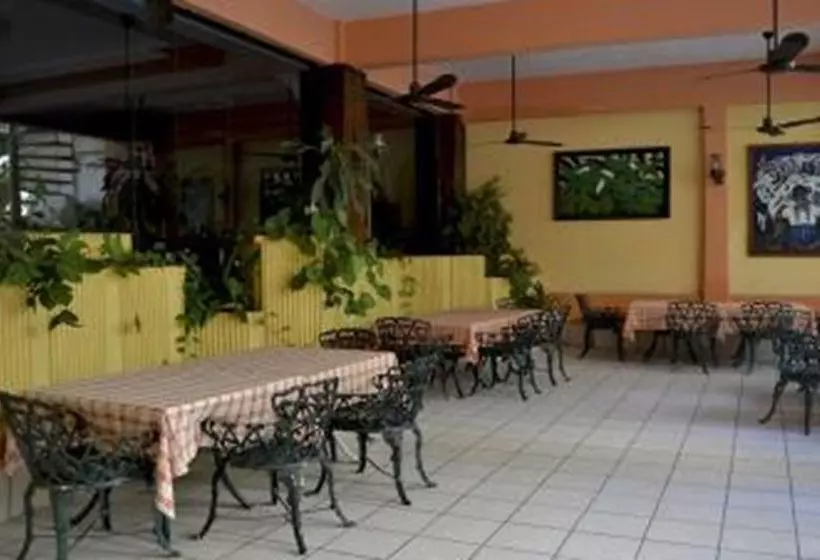 Hotelli Sol Del Pacifico