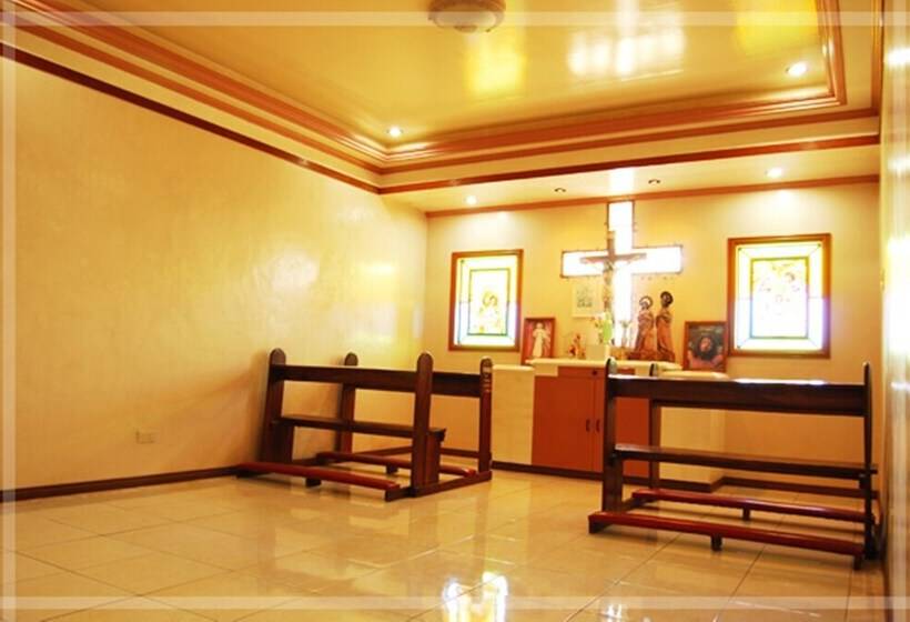 هتل Taver's Pension House