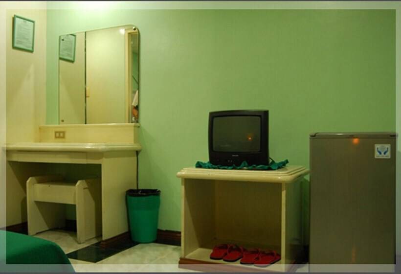 هتل Taver's Pension House