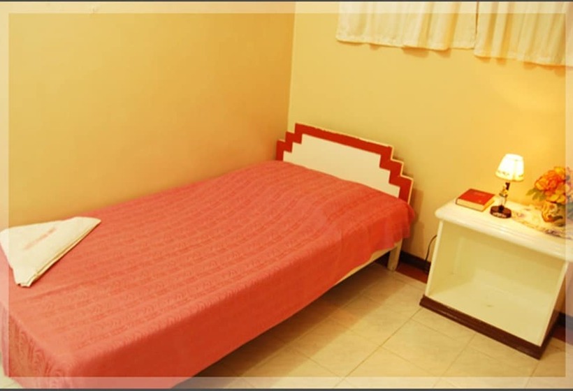 هتل Taver's Pension House