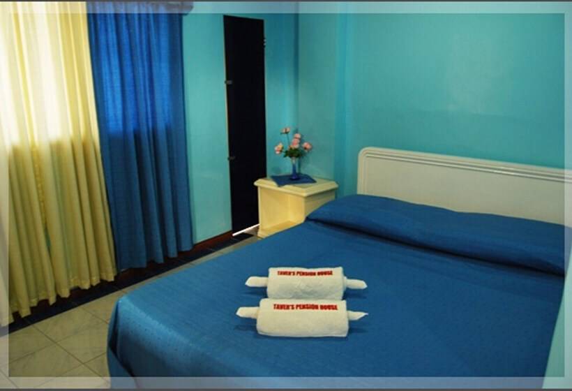 هتل Taver's Pension House