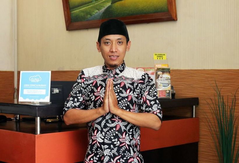 فندق على الطريق Airy Syariah Klojen Buring 9 Malang