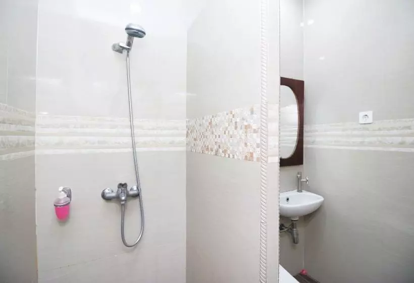 Motel Airy Syariah Klojen Buring 9 Malang