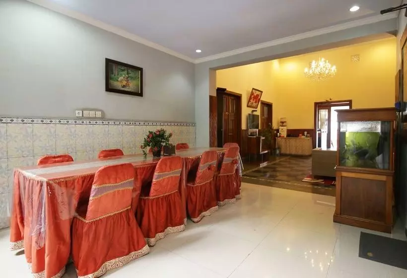 Motel Airy Syariah Klojen Buring 9 Malang