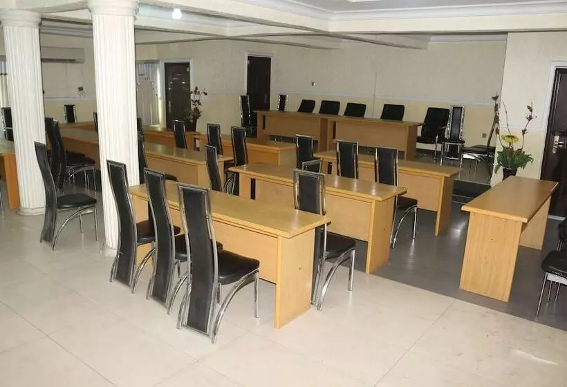 New Point Hotel And Suites