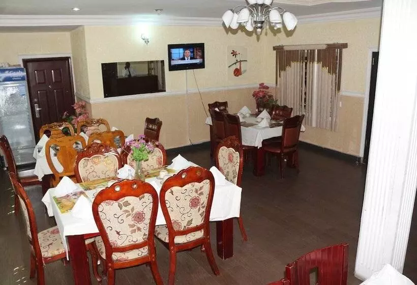 New Point Hotel And Suites