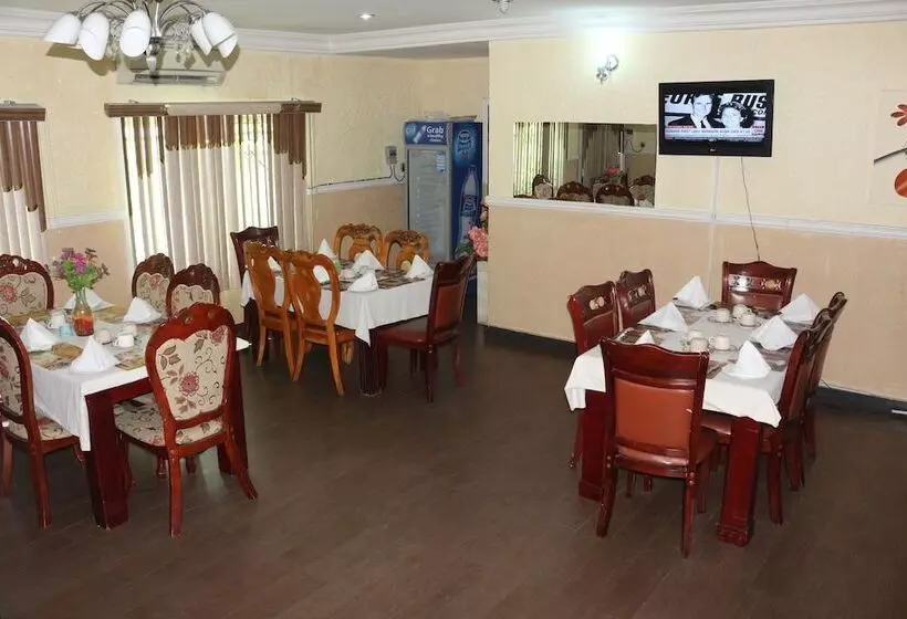 New Point Hotel And Suites