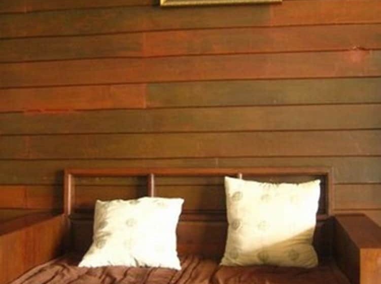 Pensió Chotika Riverfront