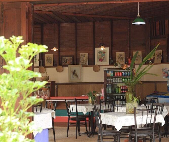 Pensió Chotika Riverfront