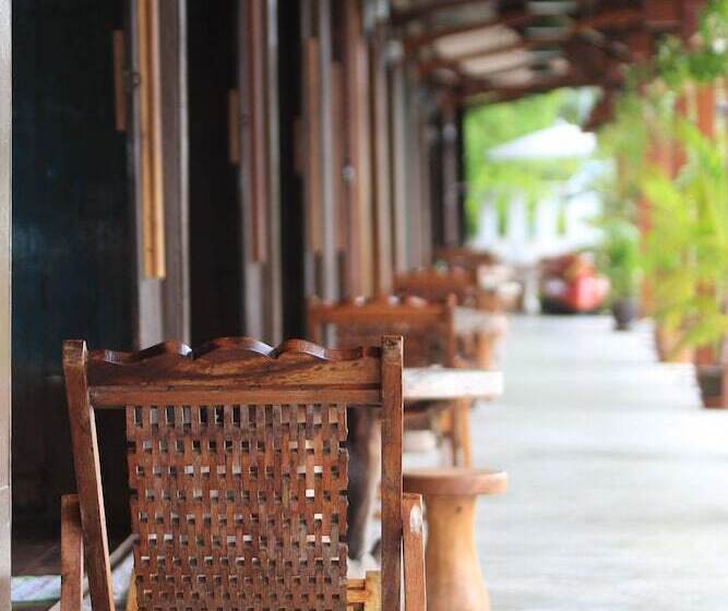 Pensió Chotika Riverfront