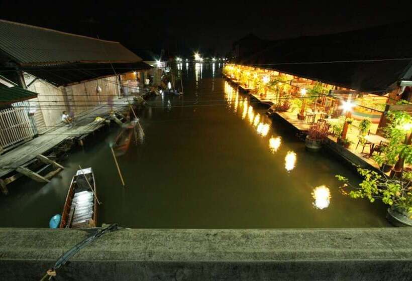 Pensió Chotika Riverfront