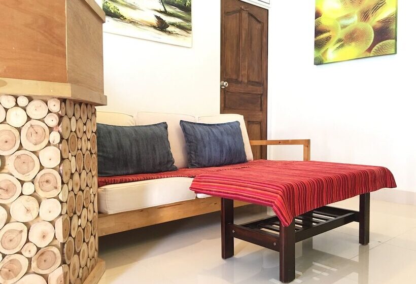 پانسیون Huraa East Inn