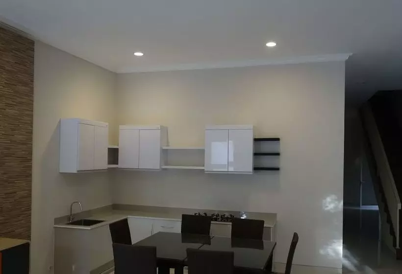 ペンション Junggo Tentrem Guest House