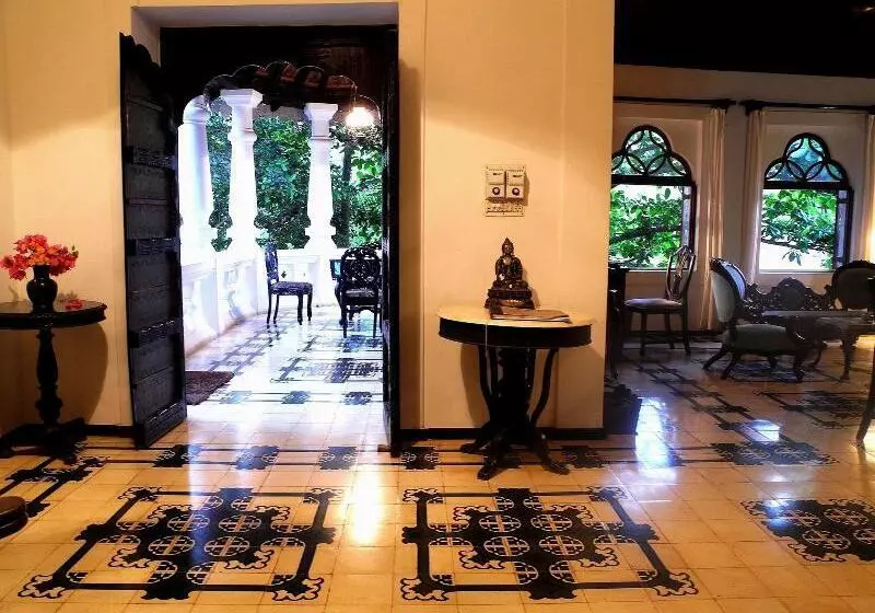 Pension  Marbella Guest House