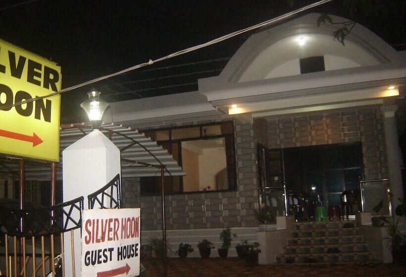 פנסיון Silver Moon Guest House