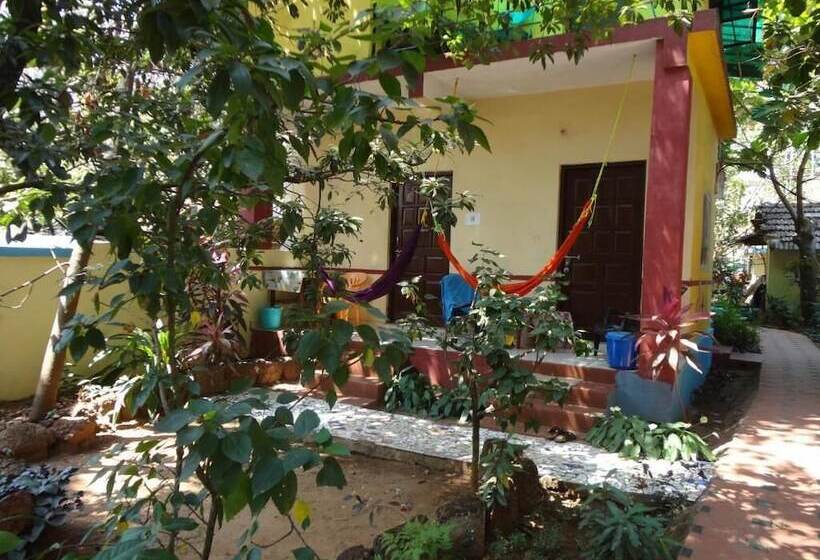 פנסיון Silver Moon Guest House