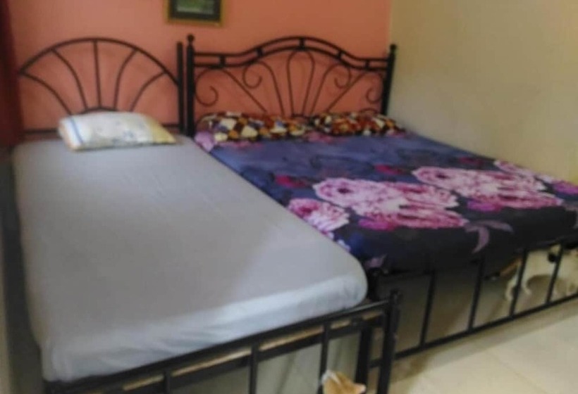 פנסיון Silver Moon Guest House