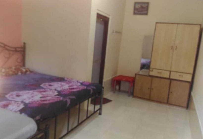 פנסיון Silver Moon Guest House