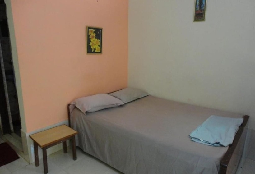 פנסיון Silver Moon Guest House