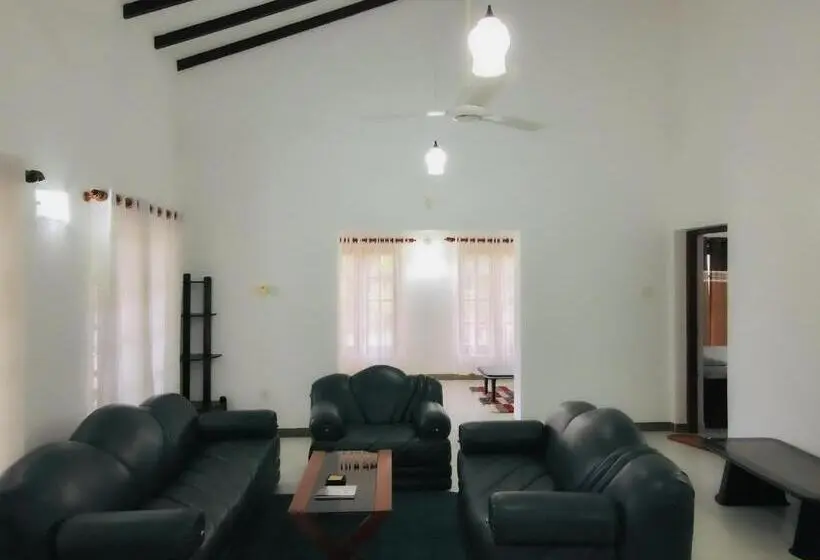 ホテル Andres Bungalow