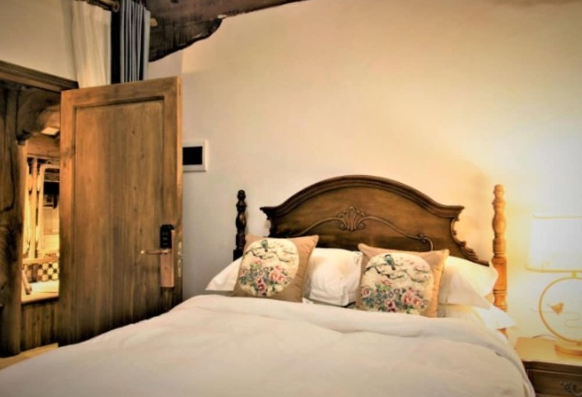 Retkeilymaja Colorful Mountain Boutique Inn