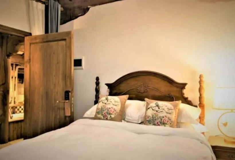 ユースホステル Colorful Mountain Boutique Inn