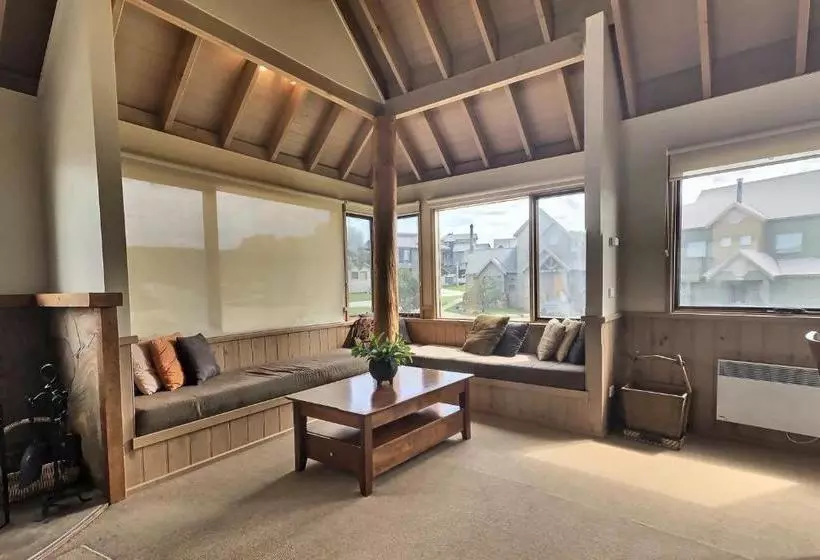 Dragonfly Chalet