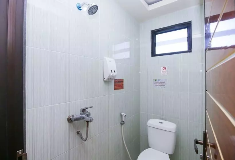 Hotelli Airy Syariah Pondok Bambu 3 Bojonegoro