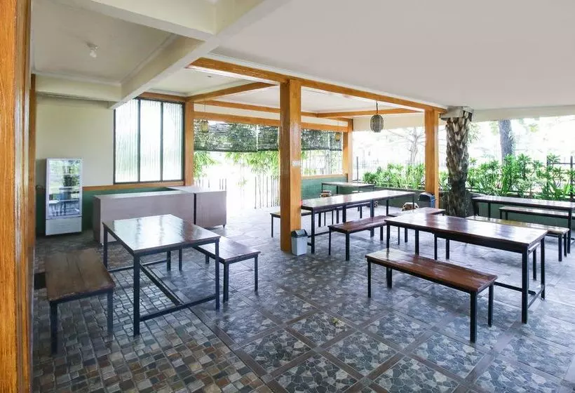 Hotelli Airy Syariah Pondok Bambu 3 Bojonegoro